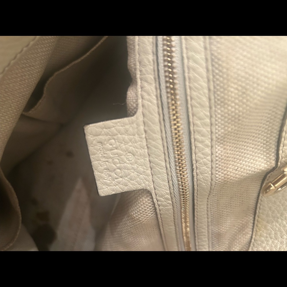 Gucci Soho Leather GG Logo Bag with Gold-Tone Chain Straps - Picture 5 of 16